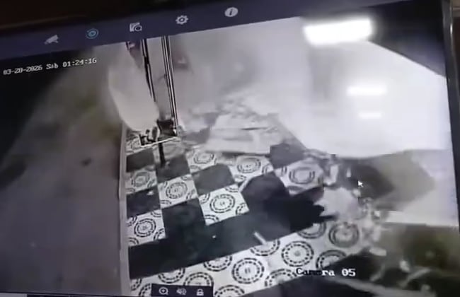 Momento exacto de cuando detona la carga explosiva. Foto: tomada de un video.