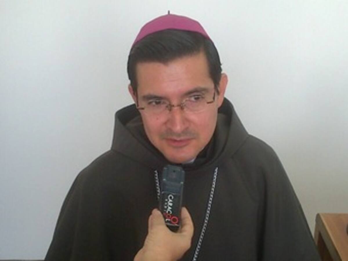 Un Fray le da la mano a los más necesitados de Manizales