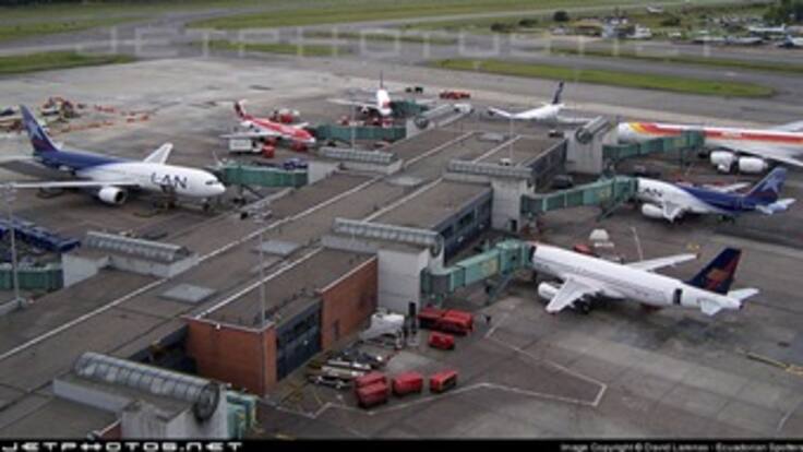 Caos aéreo por retrasos en vuelos en gran parte del país