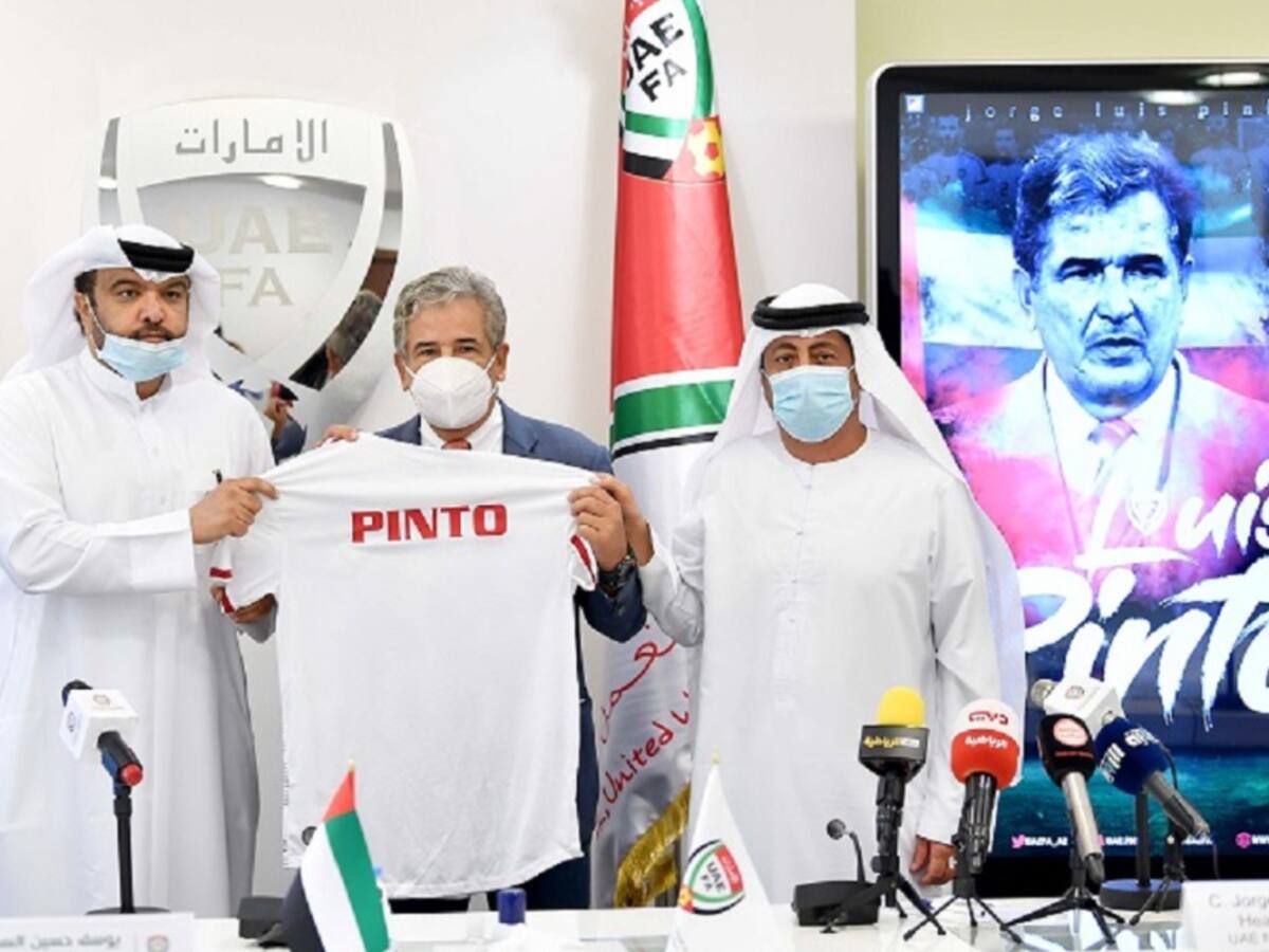 Jorge Luis Pinto fue presentado oficialmente como DT de Emiratos Árabes