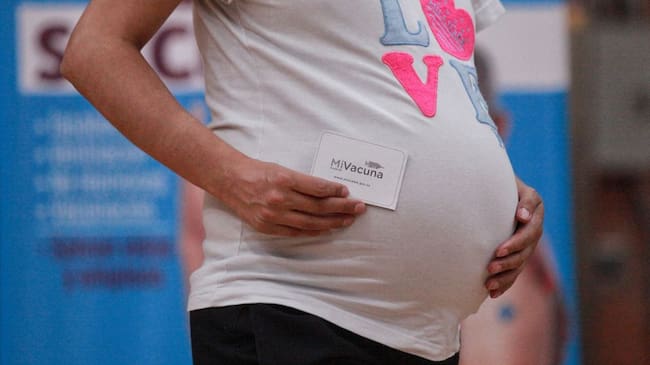 En total 3.861 mujeres entre la semana 12 de gestación y hasta los 40 días postparto han recibido su primera dosis