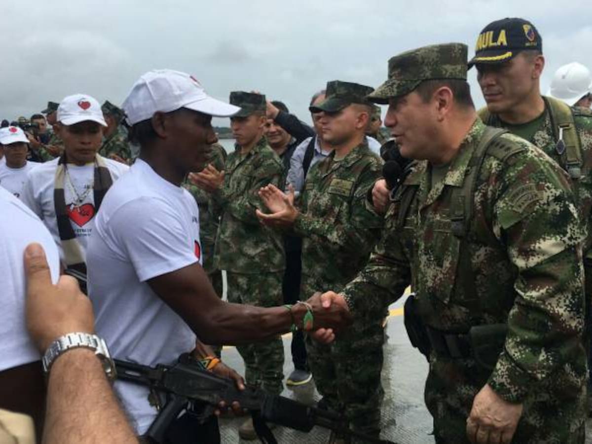 Los 24 hombres del Eln que entregaron sus armas