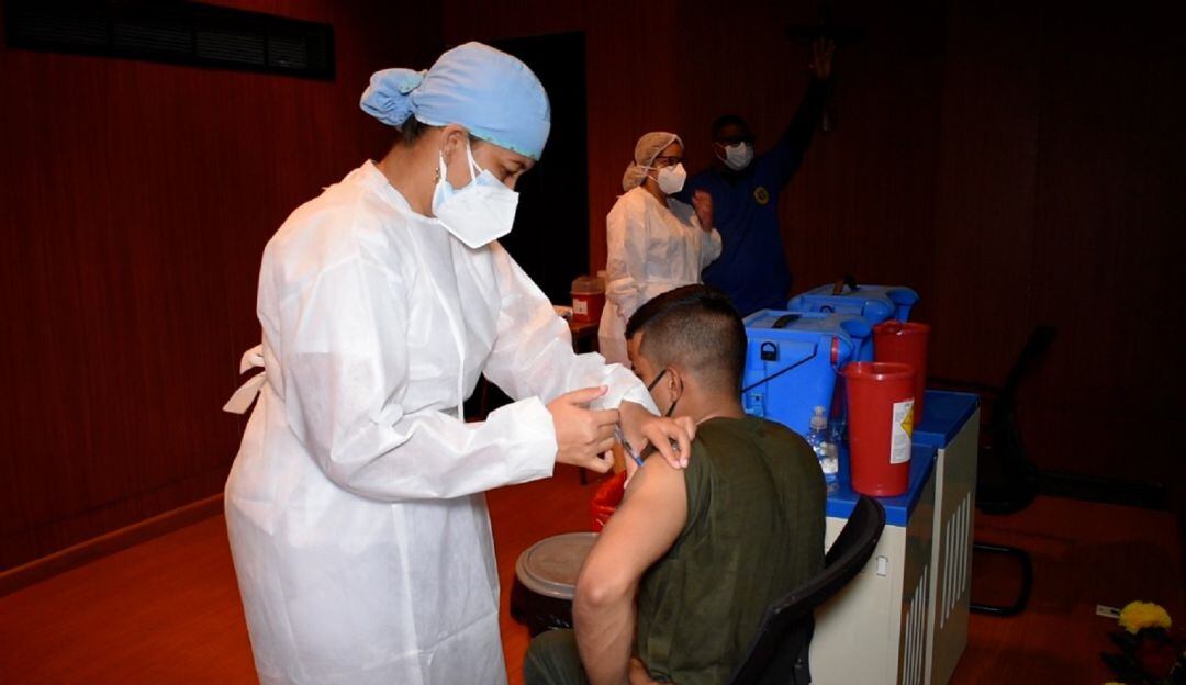 La meta es vacunar a 2.500 uniformados de la Metropolitana de Cartagena y 600 más en los diferentes municipios de Bolívar