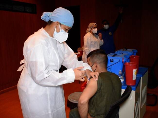 La meta es vacunar a 2.500 uniformados de la Metropolitana de Cartagena y 600 más en los diferentes municipios de Bolívar
