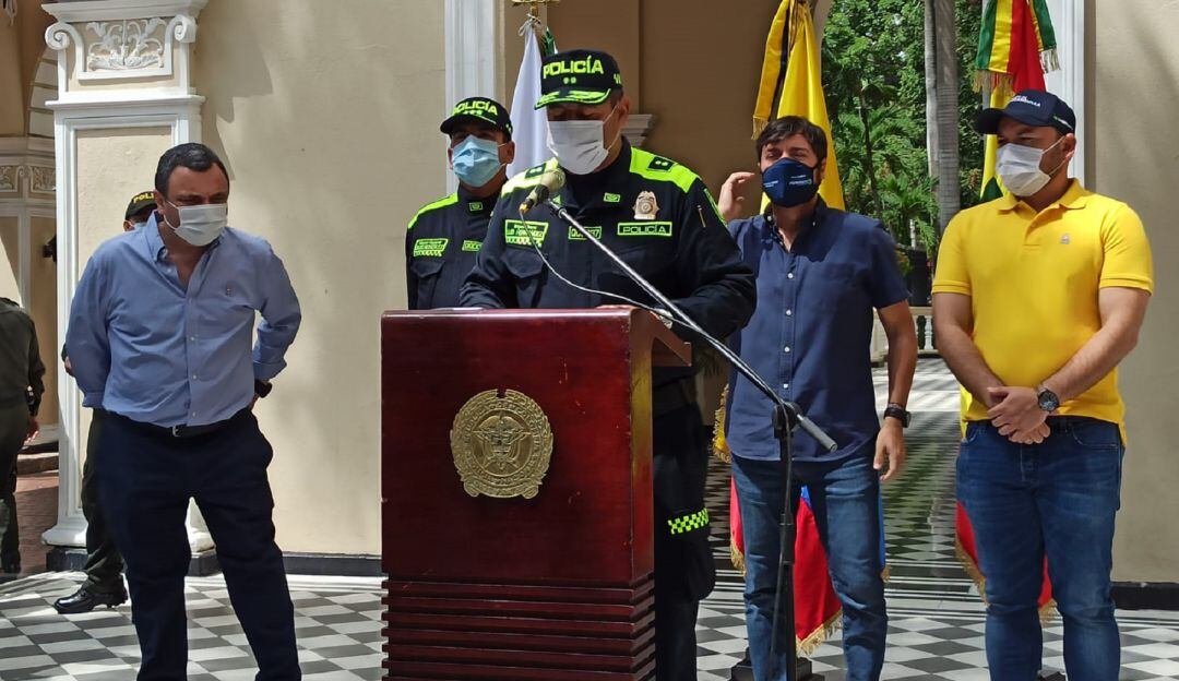 Policía entregando detalles del caso