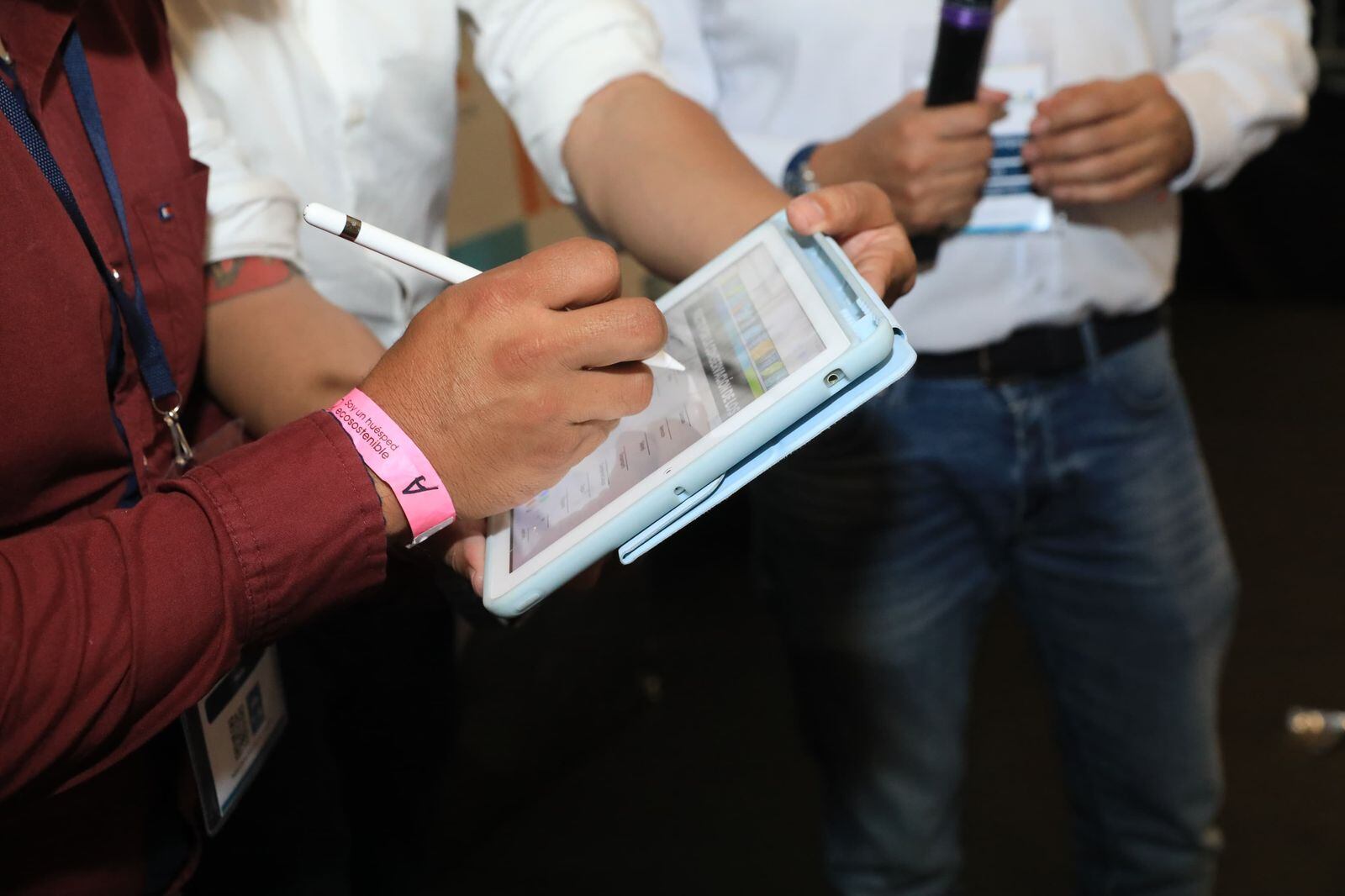 En total, fueron 43 alcaldes de los municipios de la jurisdicción de la corporación, los que firmaron el pacto. Foto | CAR Cundinamarca