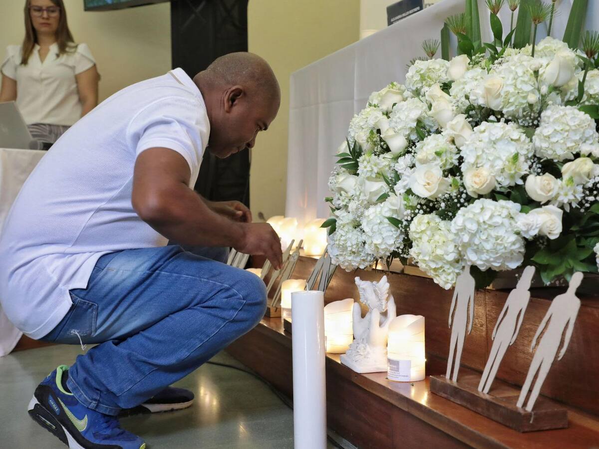 JEP reconoce acto simbólico de comparecientes de la fuerza pública por falsos positivos en Dabeiba