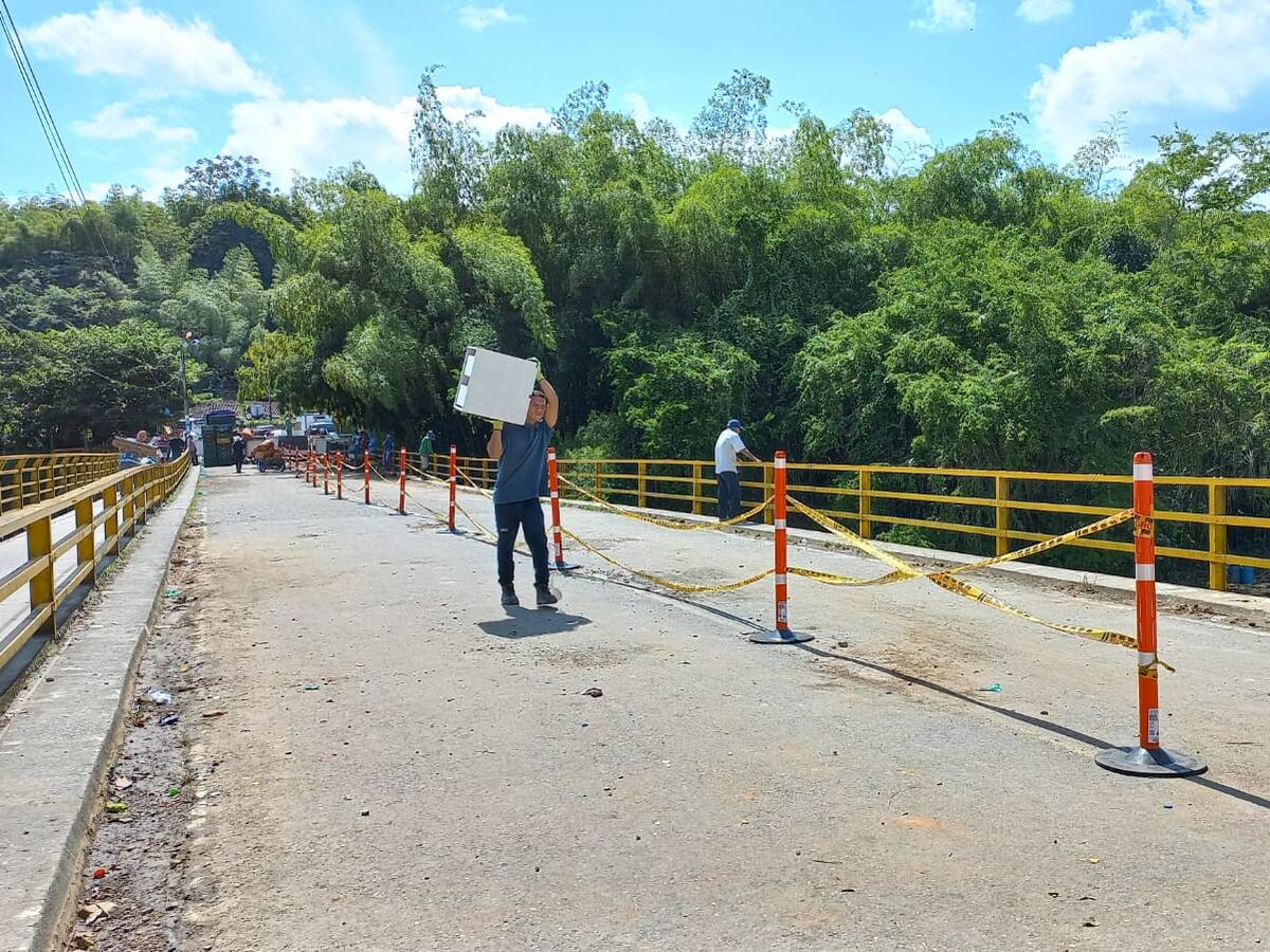 Incertidumbre entre autoridades, gremios y comunidad por intervención del puente Barragán