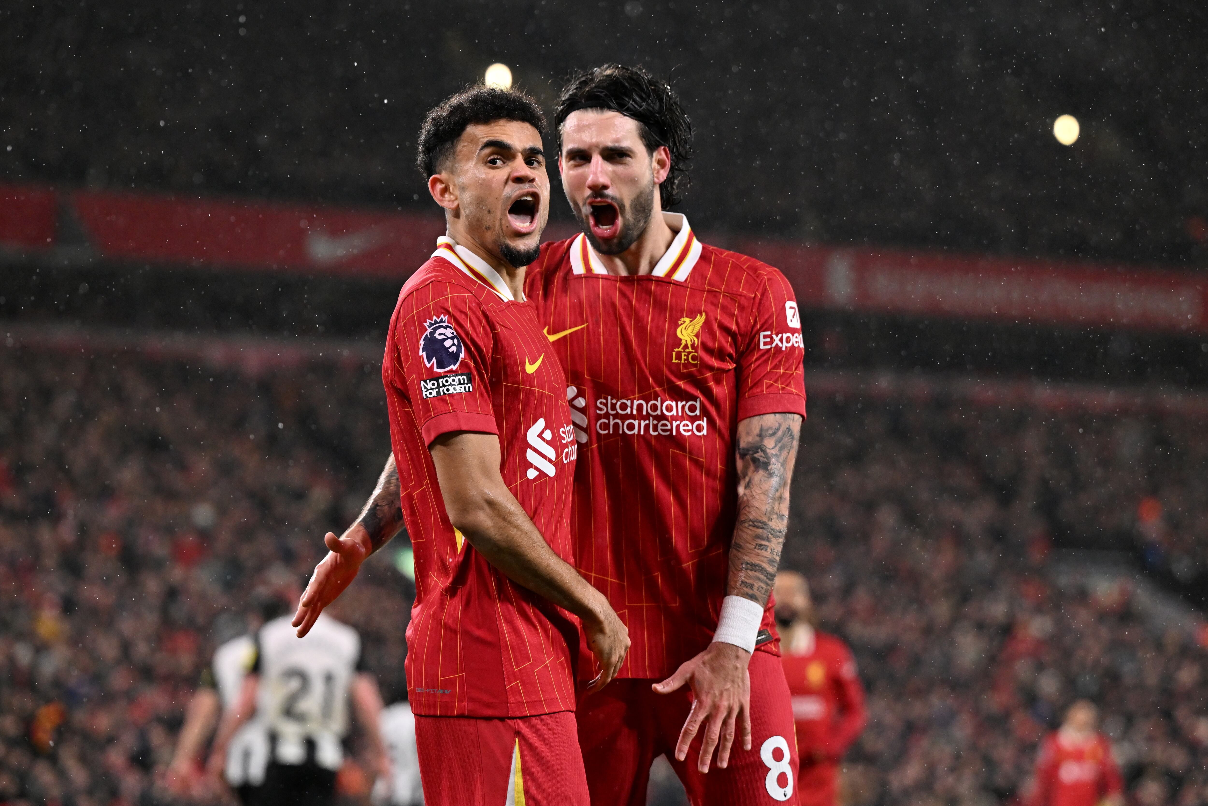Dominik Szoboszlai celebrando junto con Luis Díaz en el Liverpool FC. (Photo by Liverpool FC/Liverpool FC via Getty Images)