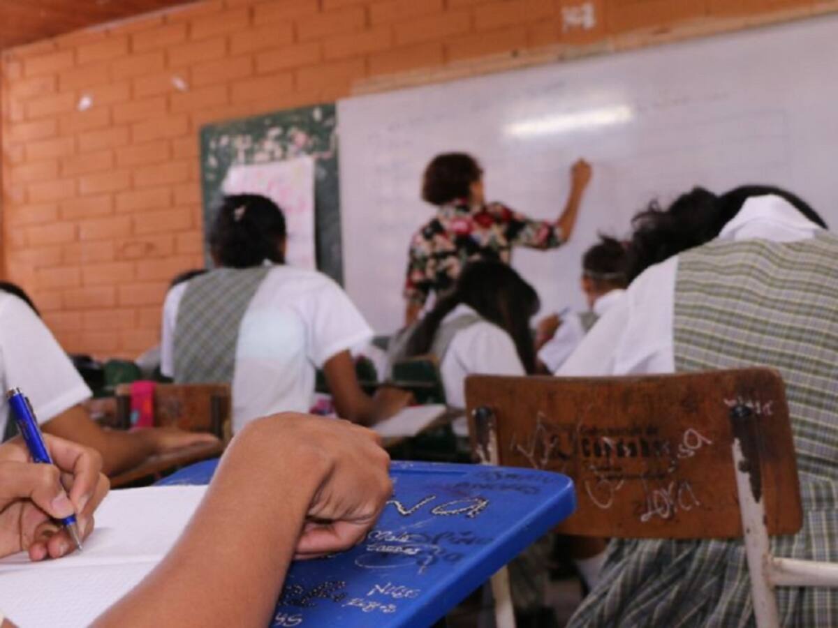 Docentes exigen medidas de seguridad ante posible retorno a clases