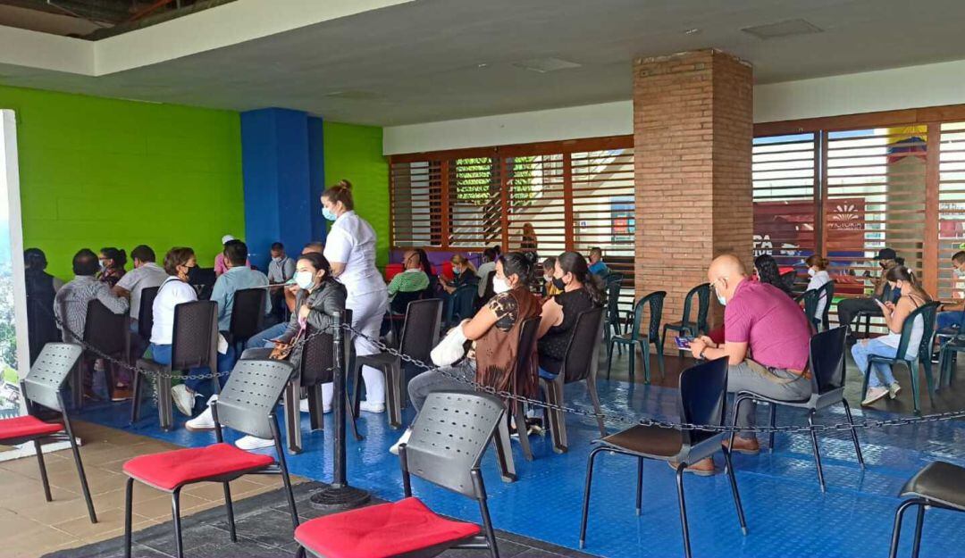Vacunación de docentes en Pereira.