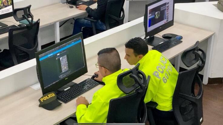 Cuestiónese sobre mensajes que le llegan al celular: Coronel CAI virtual