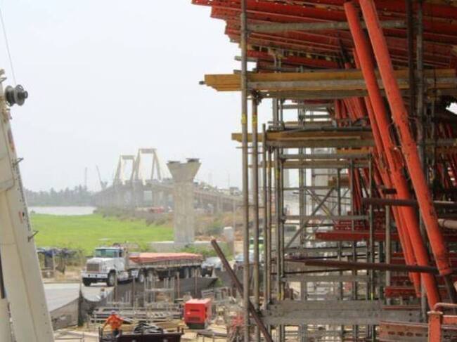 Nuevo puente sobre el río Magdalena, Barranquilla.