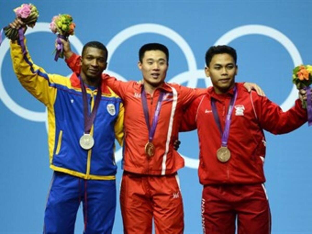 Óscar Figueroa ganó medalla de plata en levantamiento de pesas