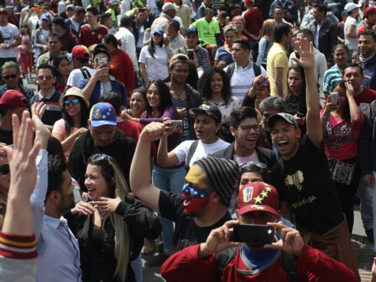 Gobierno pide a venezolanos en Colombia cumplir las normas del país