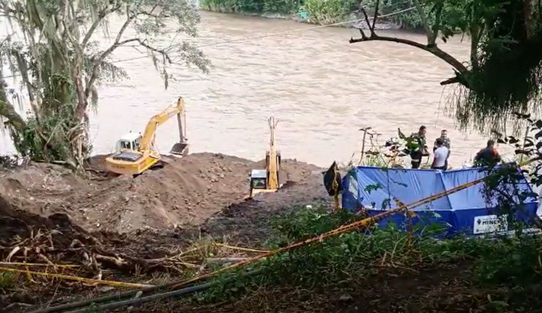 Maquinaria en la zona del rescate de los mineros en Neira
