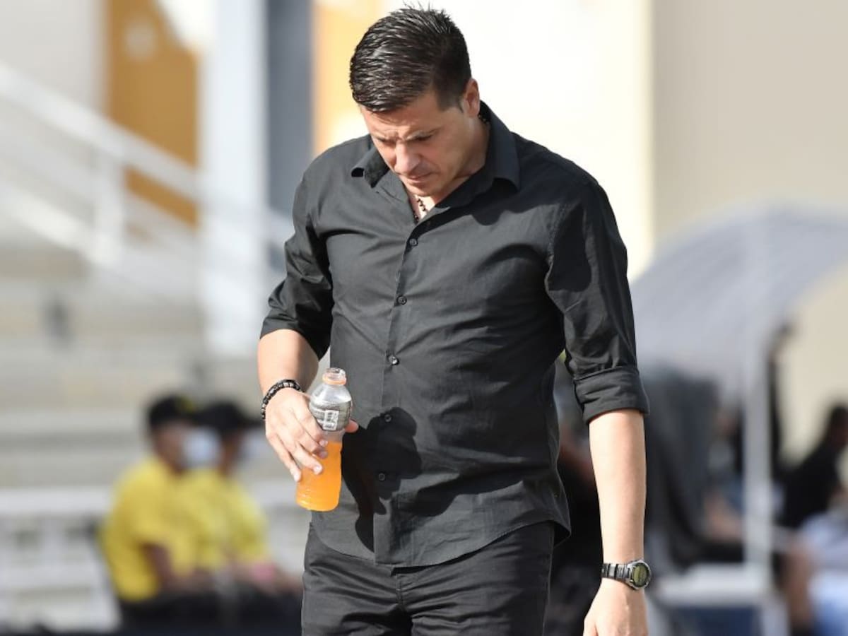 Oficial: Juan Cruz Real no es más el técnico de América de Cali