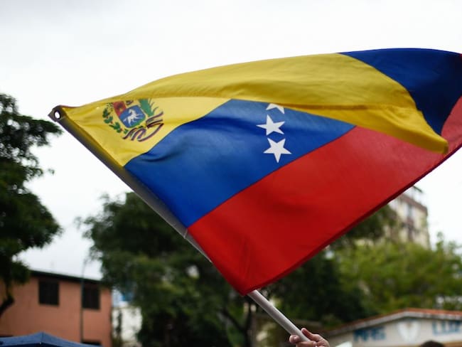 Venezuela expulsa a diplomático colombiano