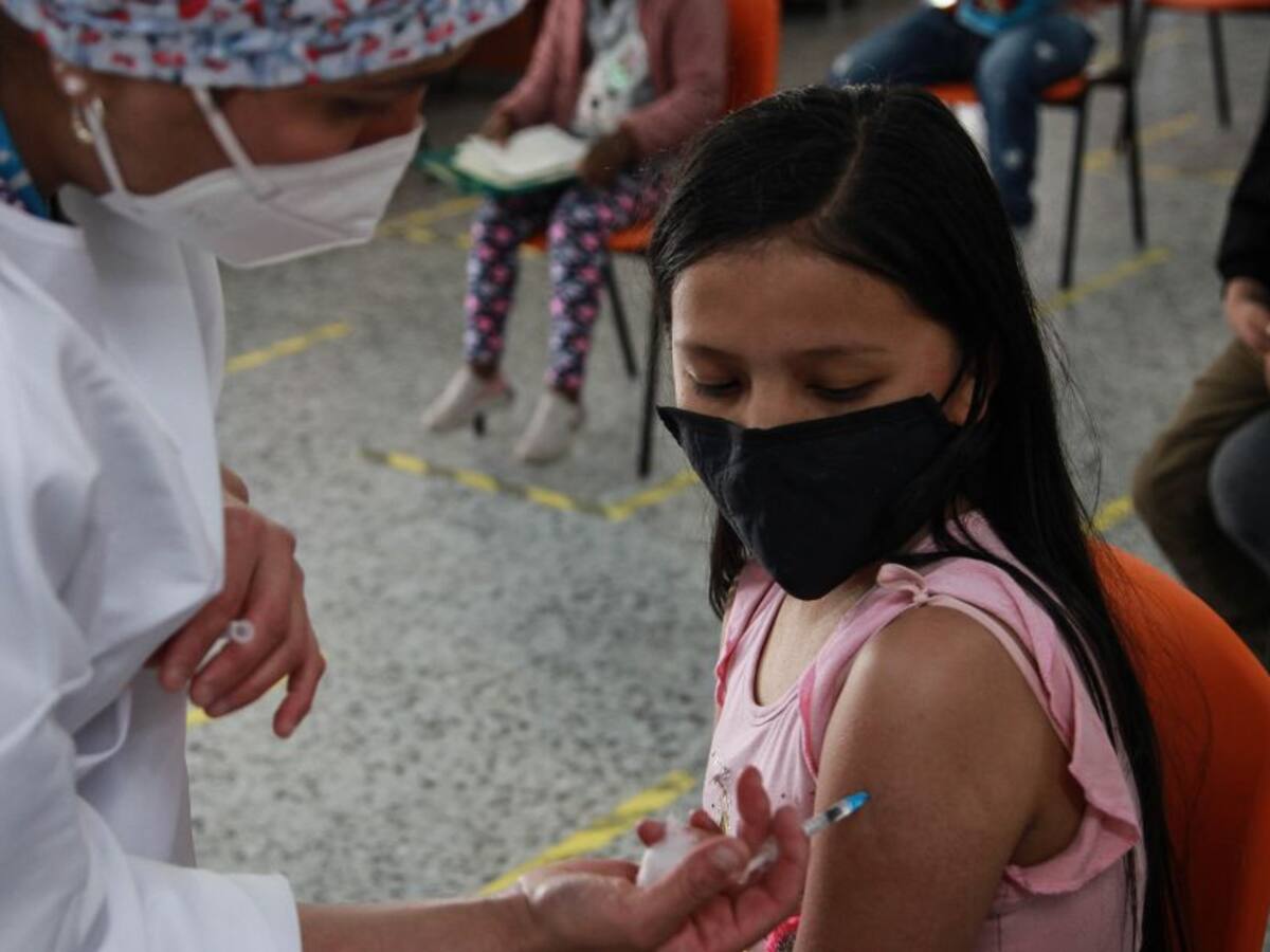 Faltan 400 mil niños por vacunarse contra sarampión y rubeola en Bogotá