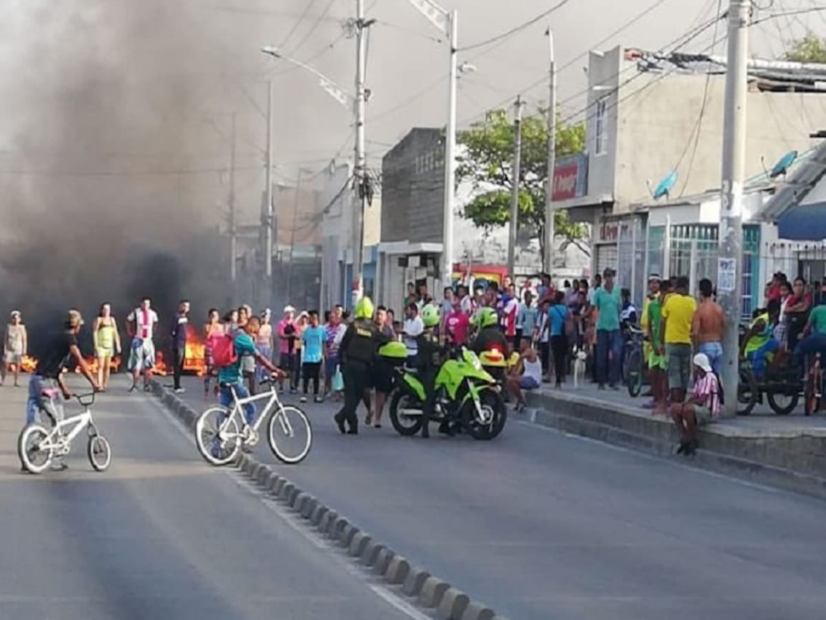 Vuelven las protestas por prolongados cortes de energía en Barranquilla y el Caribe