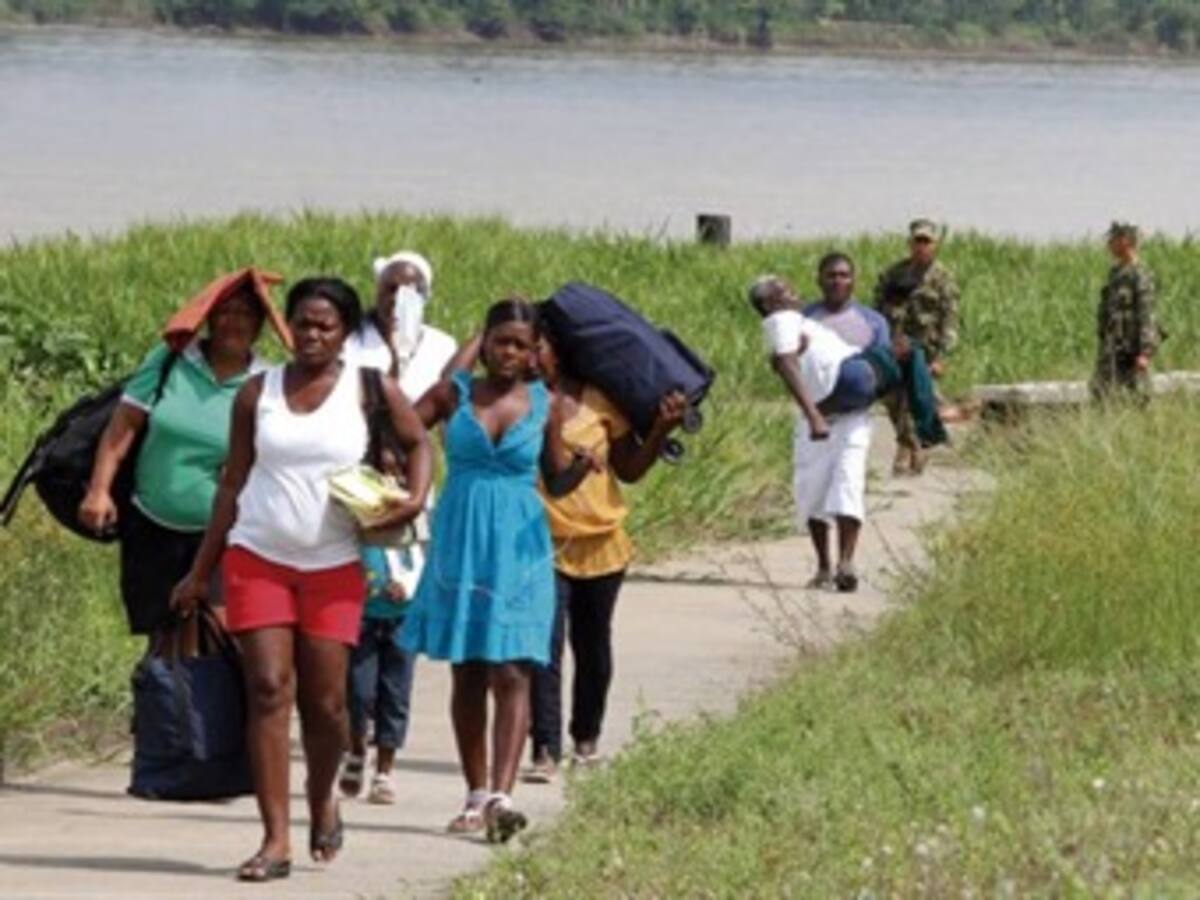 Denuncian negligencia del Estado para atender desplazamiento en Chocó