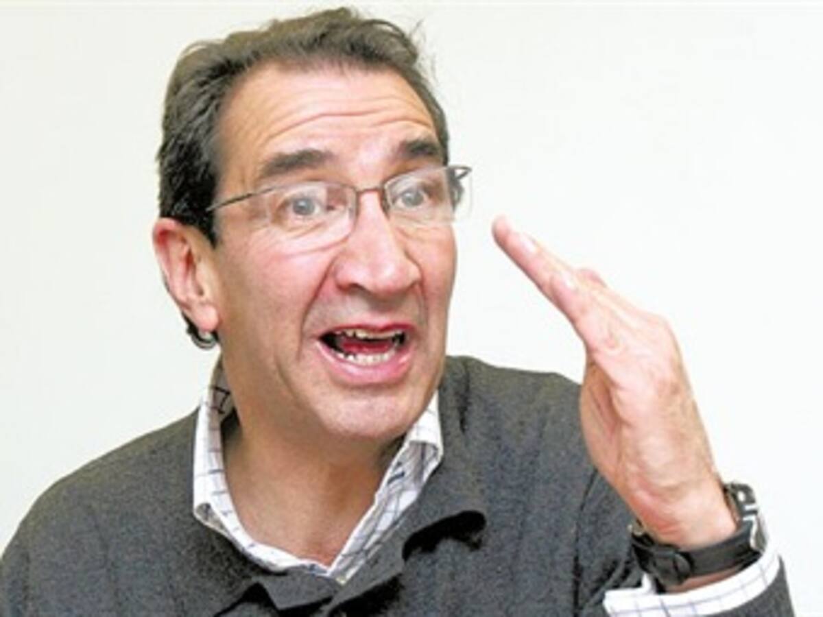 Candidato del Polo a alcaldía de Bogotá dice no a la venta de la ETB