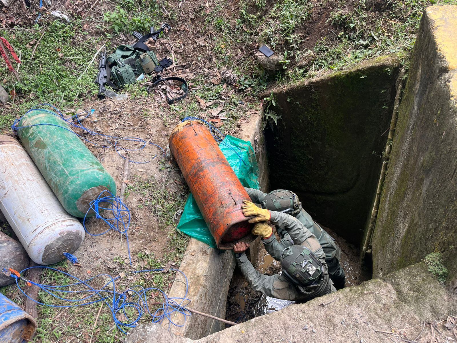 La carga detonante tenía la capacidad de generar afectaciones de gran magnitud en un radio superior a los 300 metros. Crédito: Ejército Nacional.