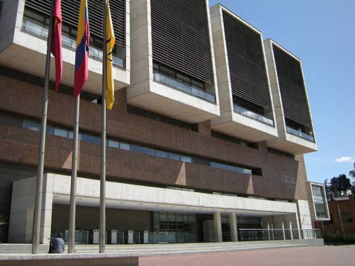 Empresarios recaudan fondos para dar educación gratuita a jóvenes talentosos