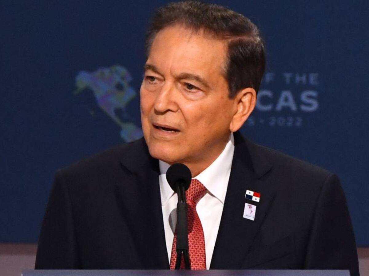 Presidente de Panamá confirma que padece un tipo de cáncer en la sangre