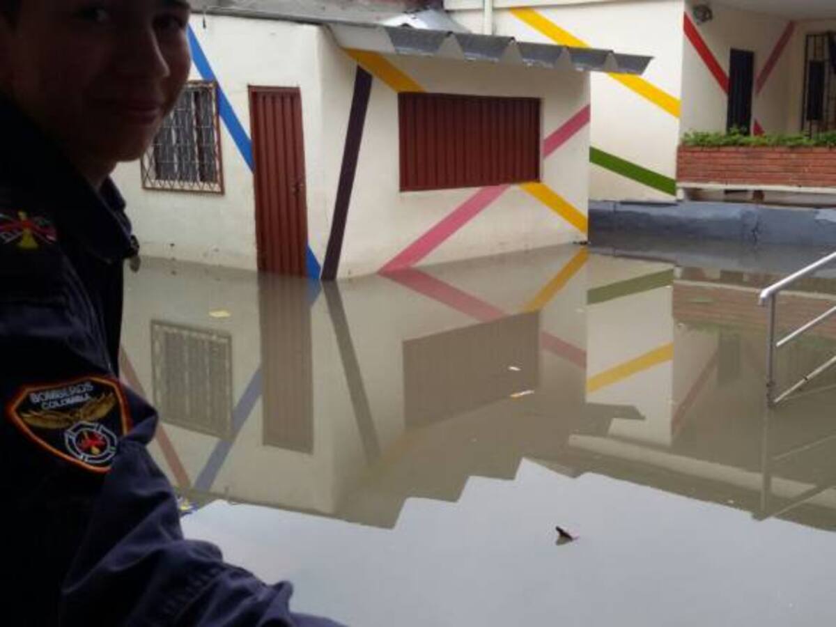 Lluvias generaron problemas en varios puntos del área metropolitana