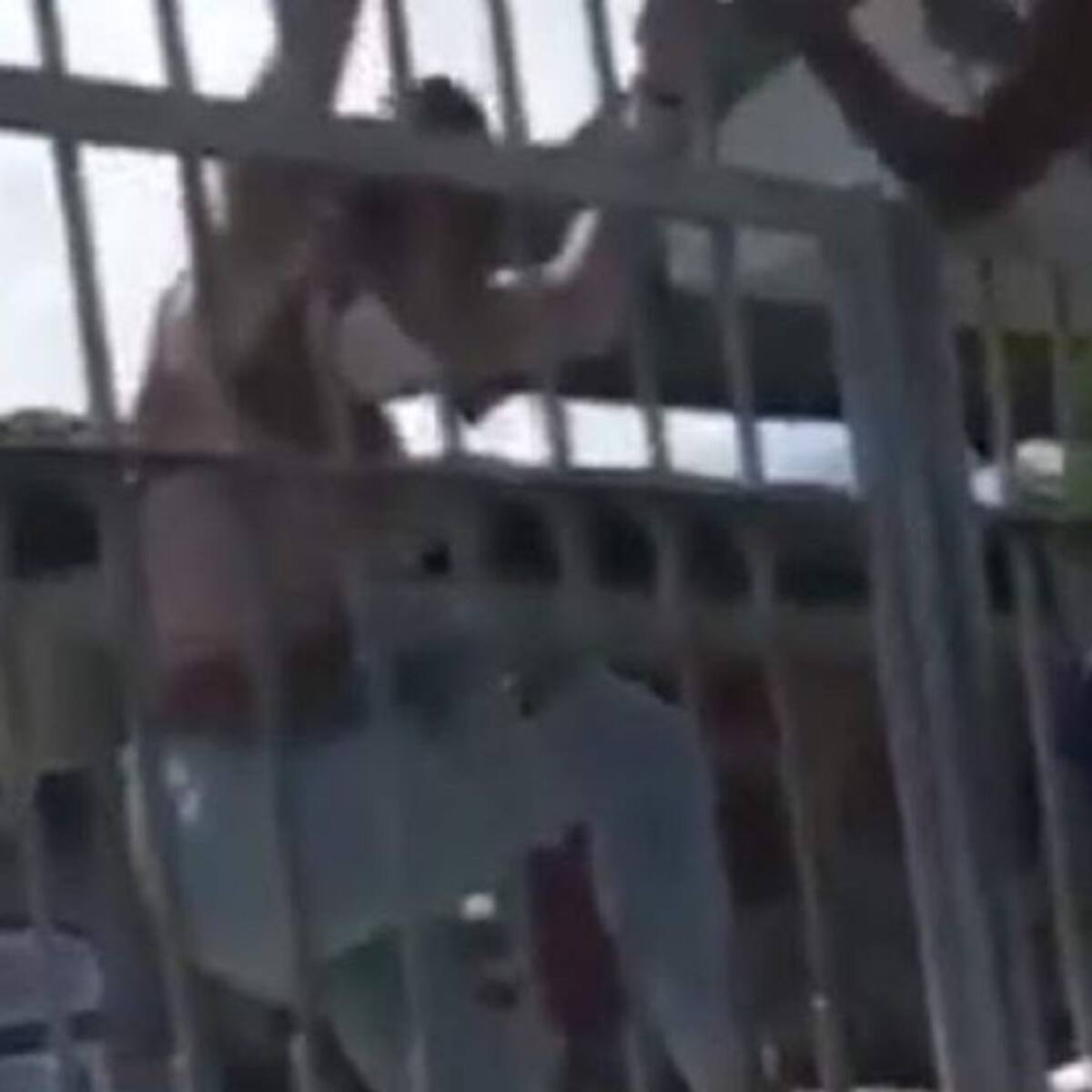 En Buenaventura saltan rejas del cementerio en sepelio de un Covid-19