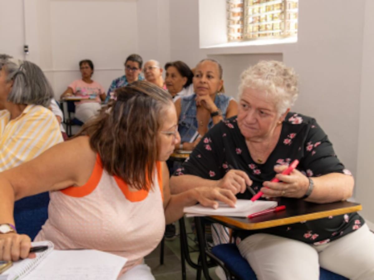 38 adultos mayores de Bello llegan por primera vez a la universidad de manera gratuita