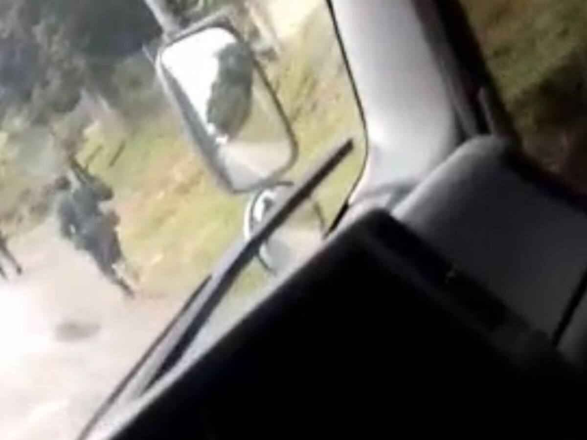 En un ‘retén’ grupo armado hurtó dos camionetas en la vía Panamericana