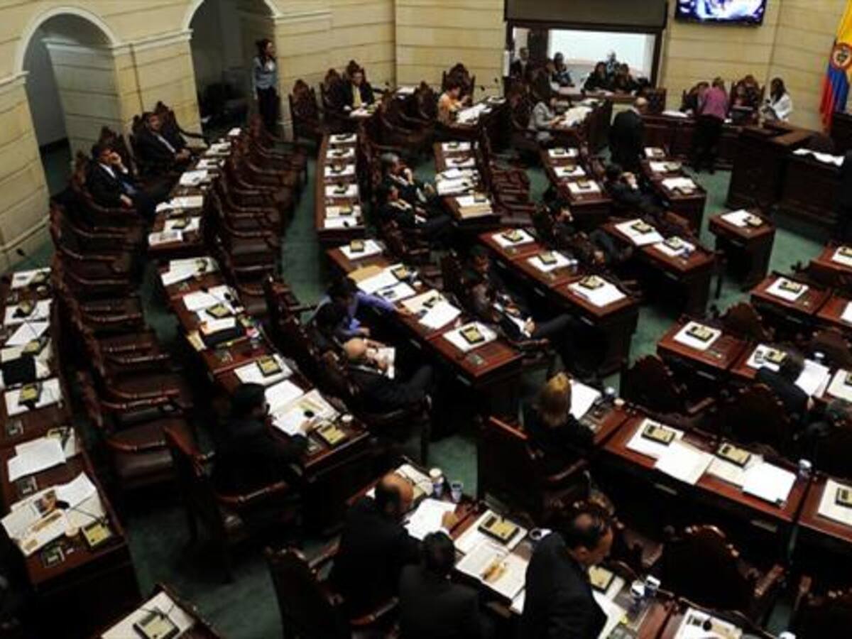 Congreso trabajará hasta los viernes para evacuar proyectos: Name