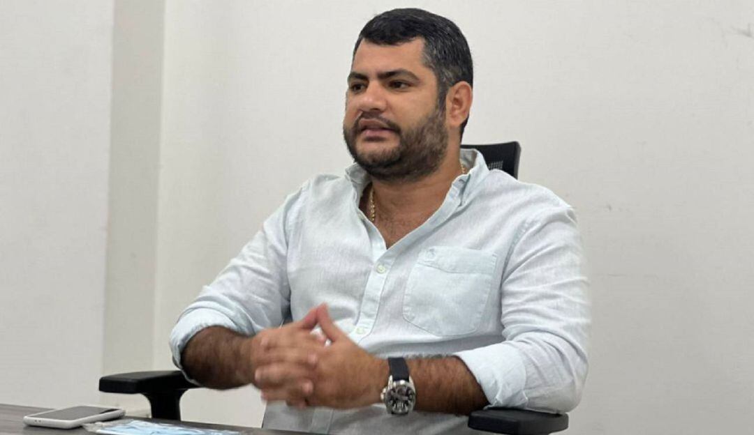 El alcalde de Cartagena dijo que el jefe del ente de control empezó a tomar acciones contra sus funcionarios tras la captura de Gloria Estrada