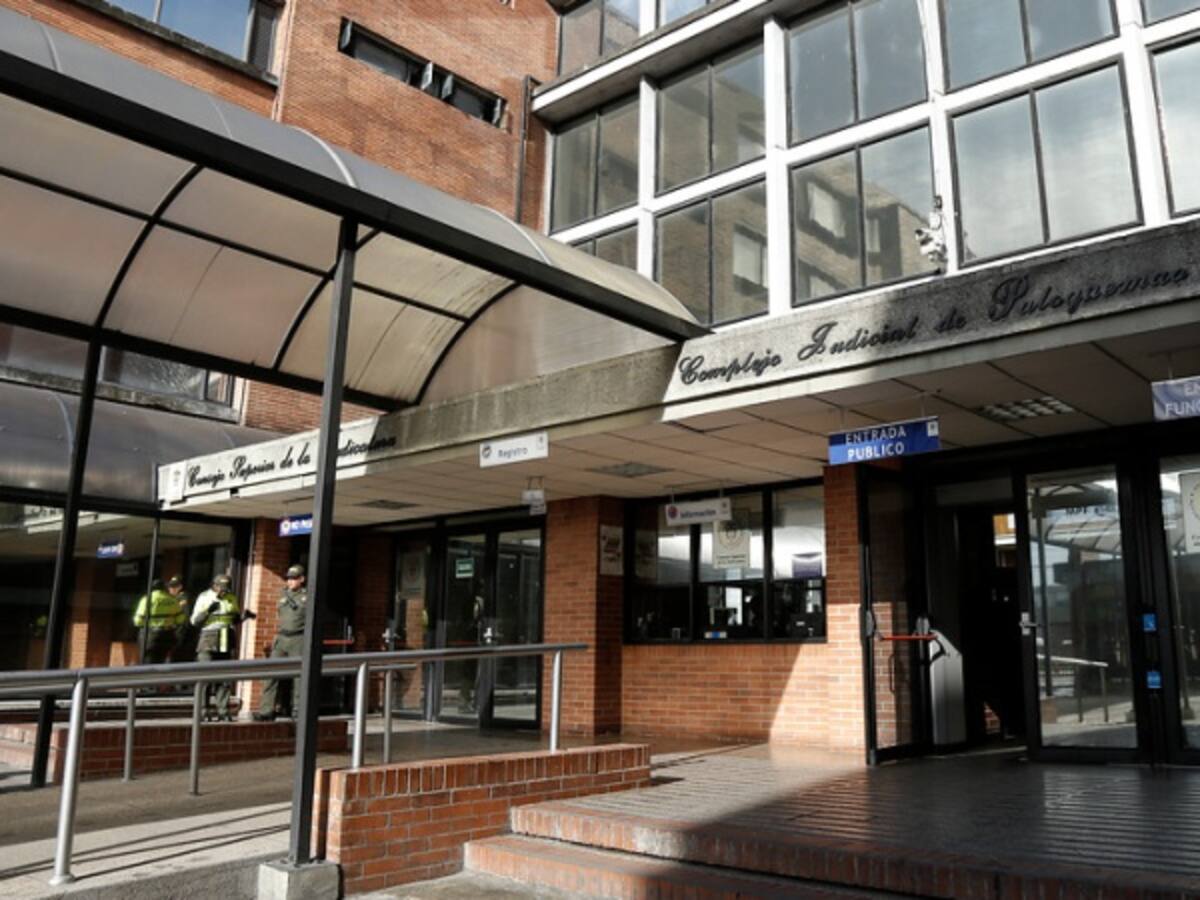 "Hacemos lo que necesite": los 'chulos' en el entorno de Paloquemao