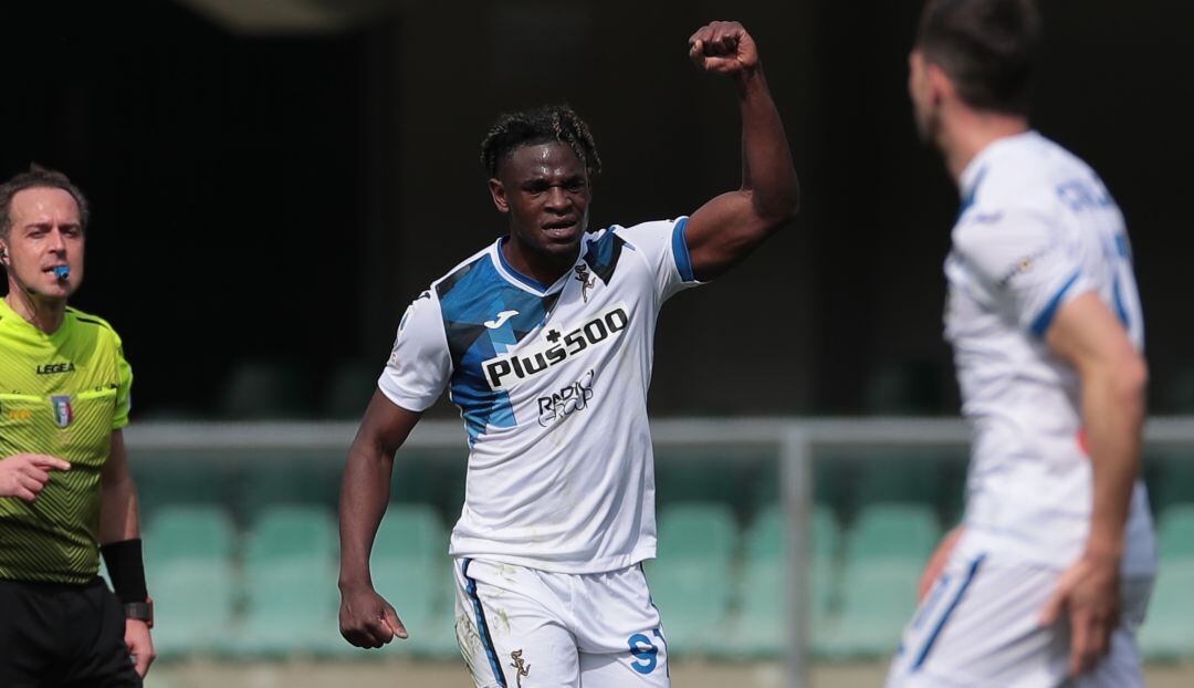 Duván Zapata se disfraza de 'limpiavidrios' para sorprender a su familia