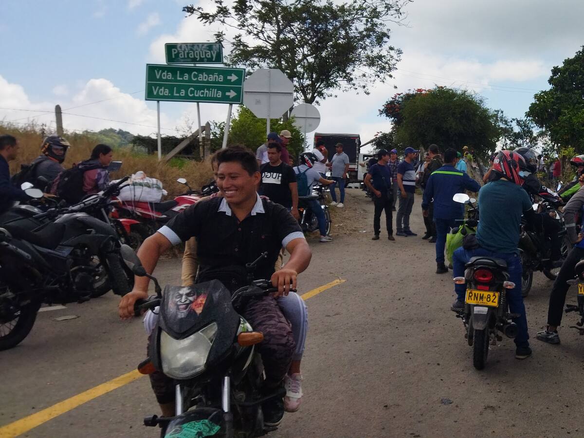 Es masiva la movilidad de carros por la vía alterna entre Bucaramanga y Barrancabermeja