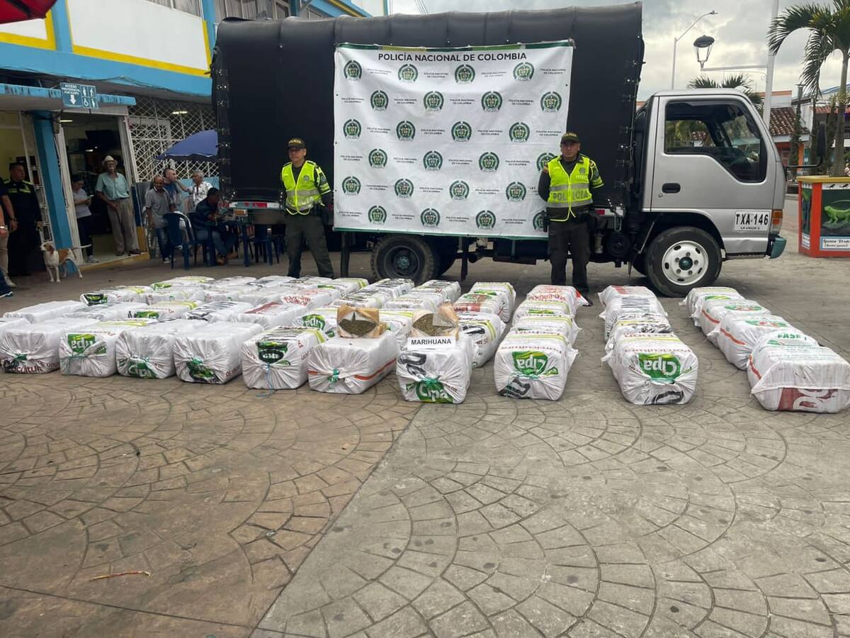 Fue incautado un camión con más de 800 kilos de marihuana en Risaralda
