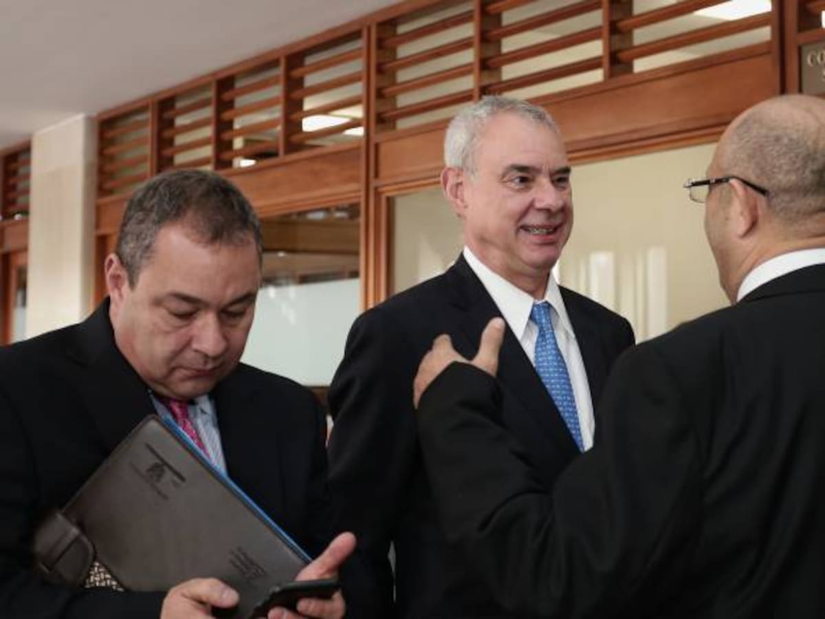 Confirman absolución del ex magistrado Rodrigo Escobar Gil