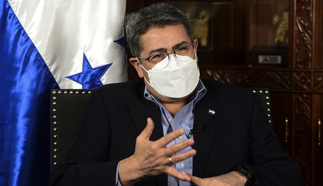 El presidente hondureño, Juan Orlando Hernández, ha rechazado las acusaciones que lo vinculan con el narcotráfico.