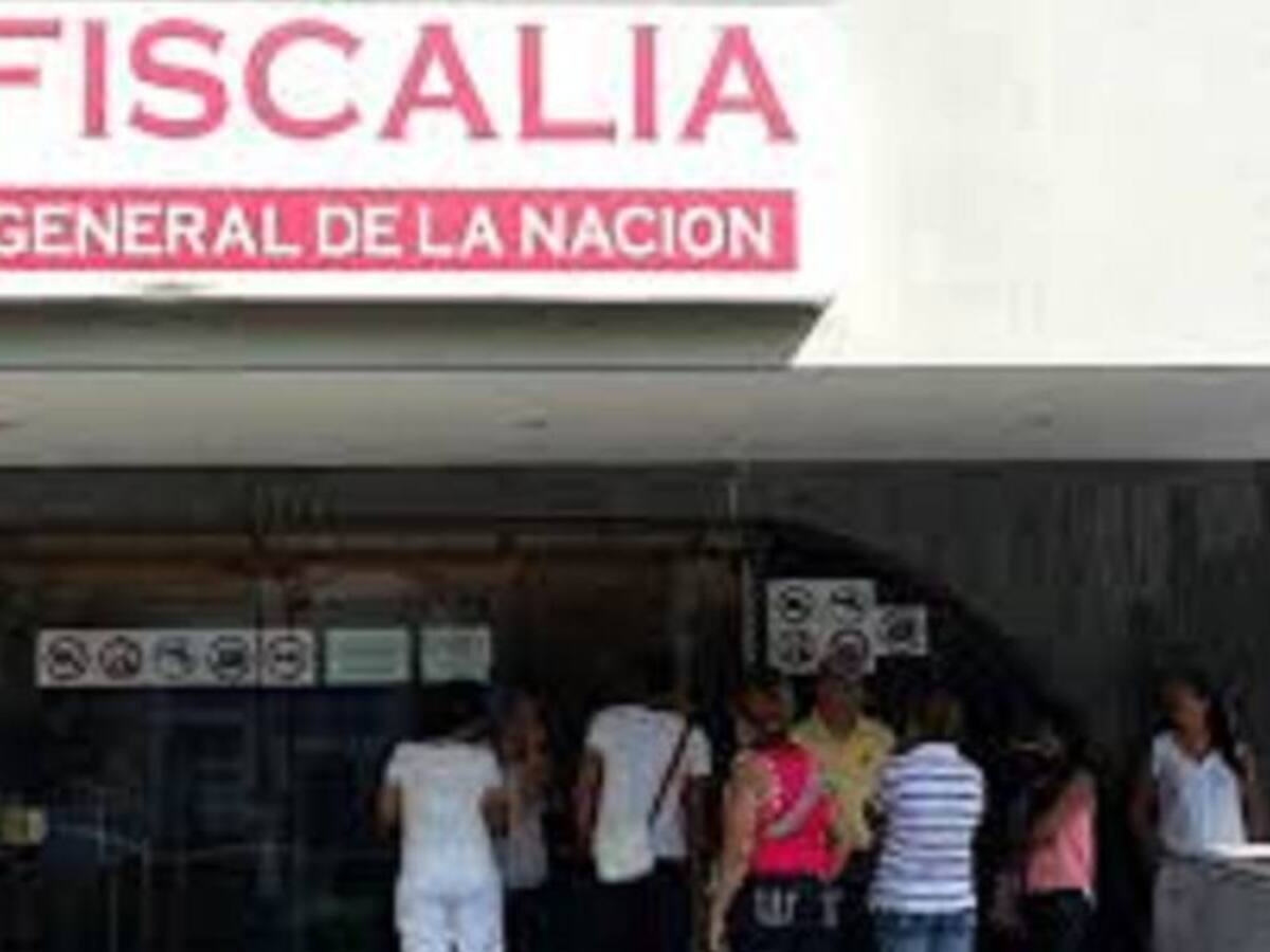 Incautan armas en furgón que aparentaba transportar productos cárnicos