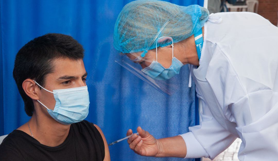 Entérese de cuáles son los puntos de vacunación contra COVID-19 en Bogotá. 