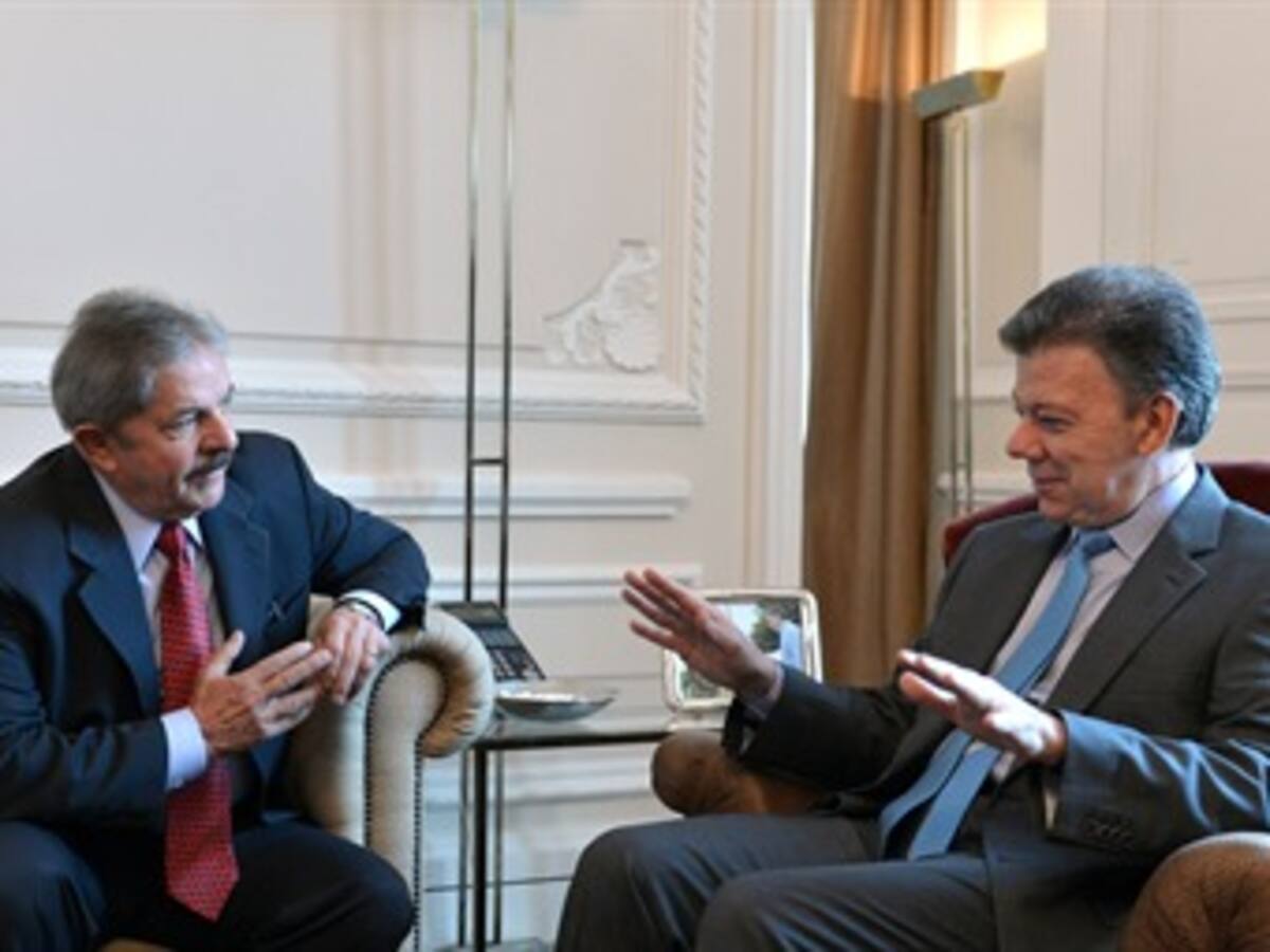 En medio de crisis Bogotá-Caracas, Lula da Silva da apoyo a proceso de paz