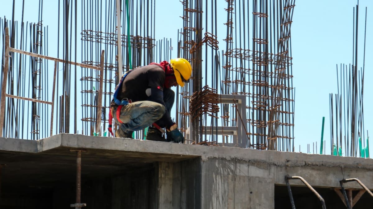 No hay un futuro positivo para la construcción de vivienda: exministro Luis Felipe Henao