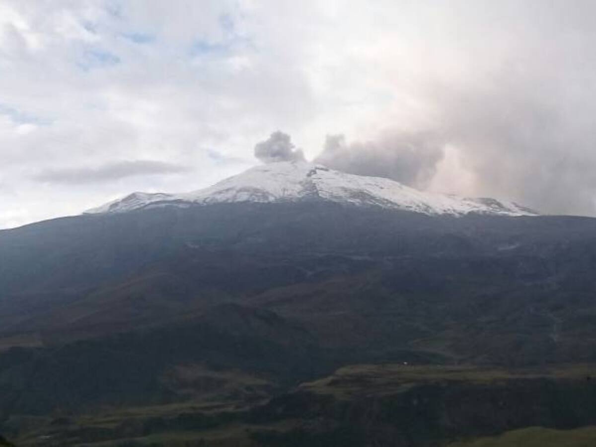 Expectativa en el Tolima por emisión de ceniza del Volcán Nevado del Ruiz