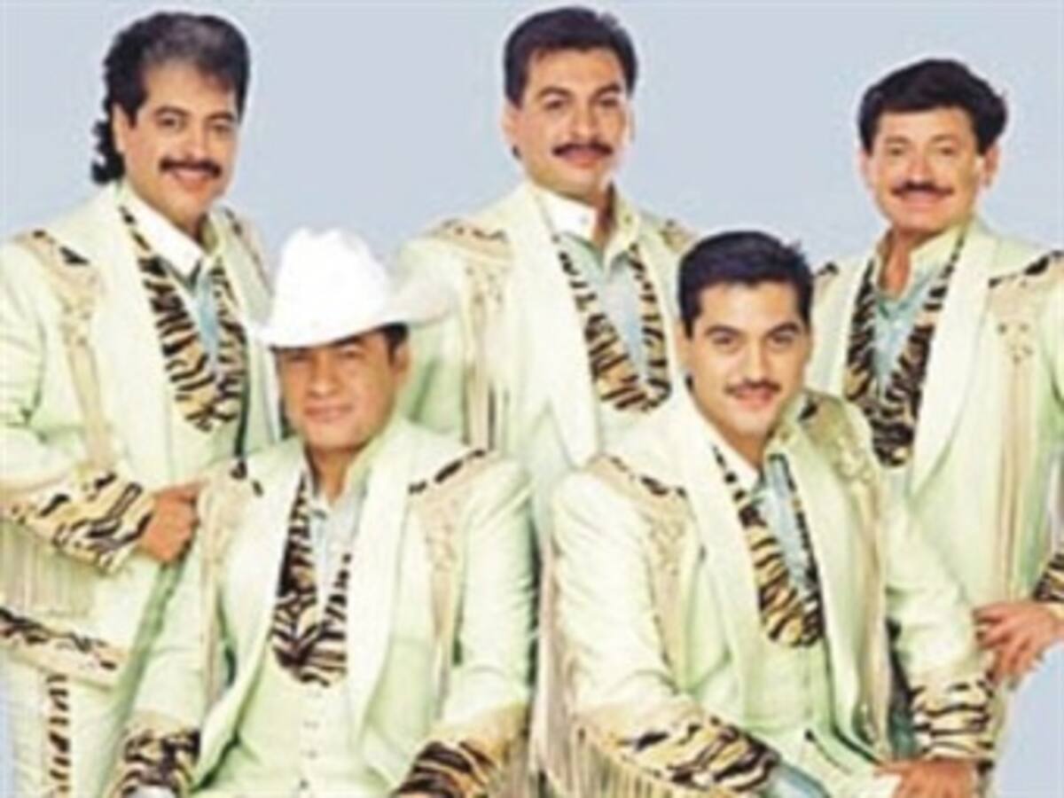 Vetan a Los Tigres del Norte por apología del narcotráfico en el norte de México