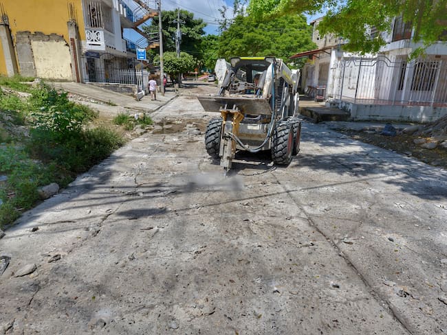 Comenzó reconstrucción de vías en el barrio Chile