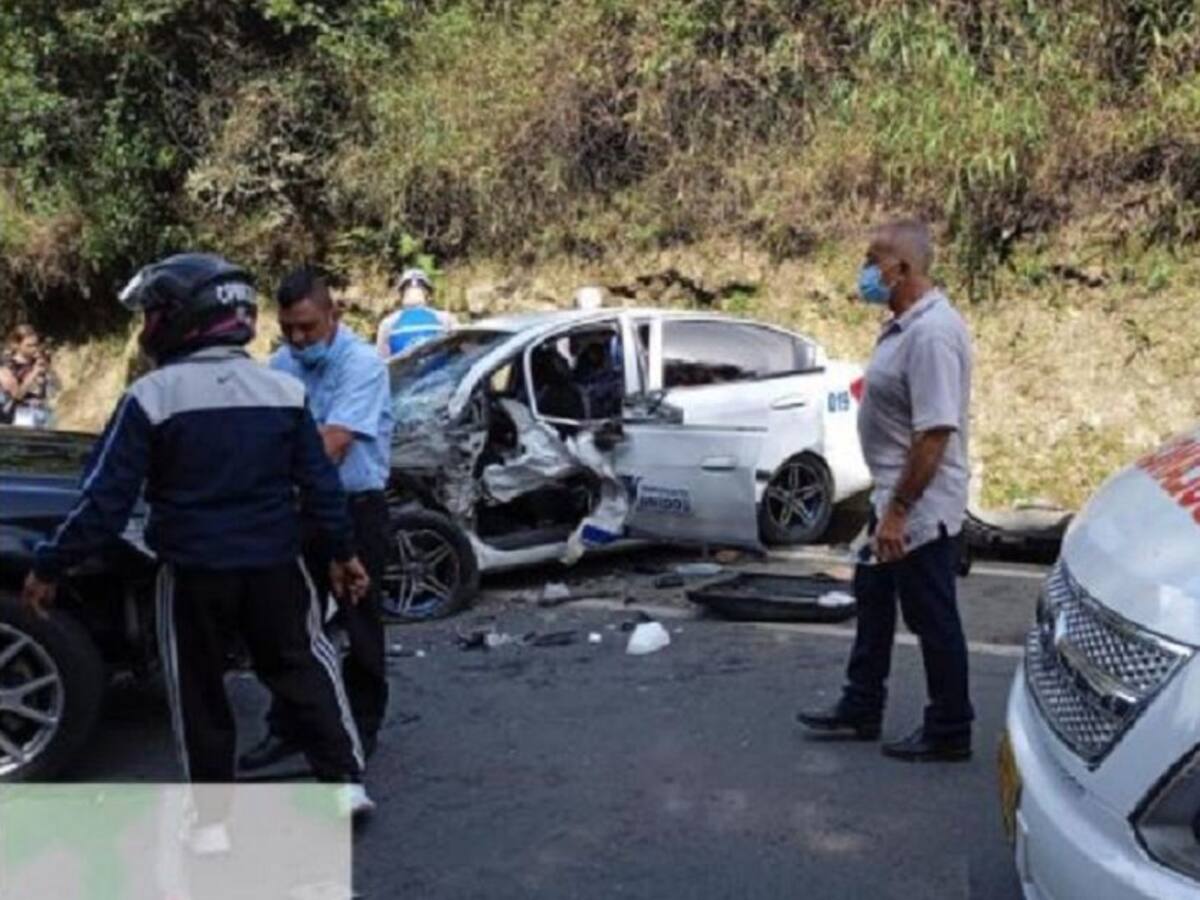 Choque múltiple dejó cinco personas heridas en El Carmen de Viboral