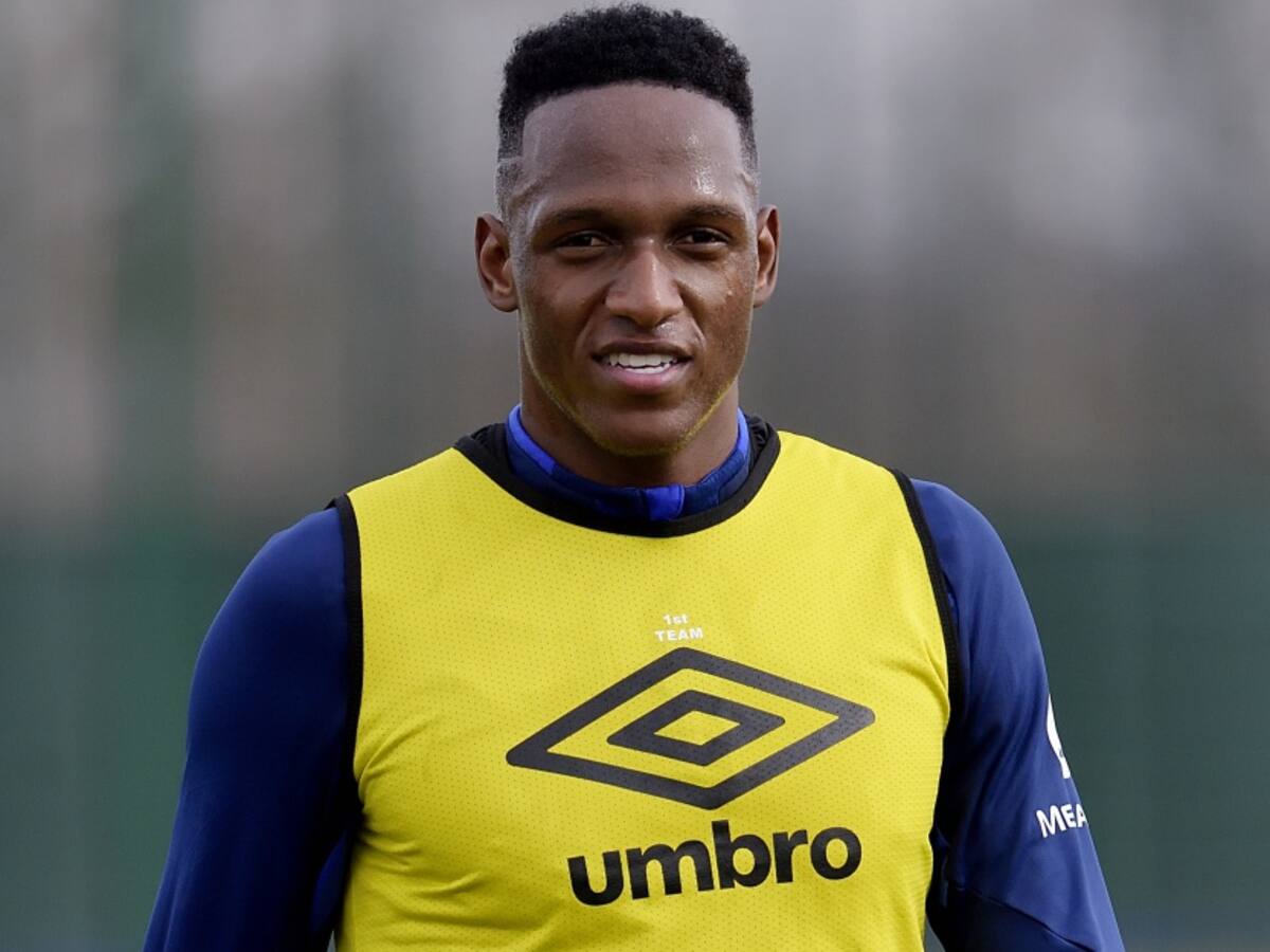 Mina sufrió una lesión muscular y tendrá "varias semanas" de incapacidad